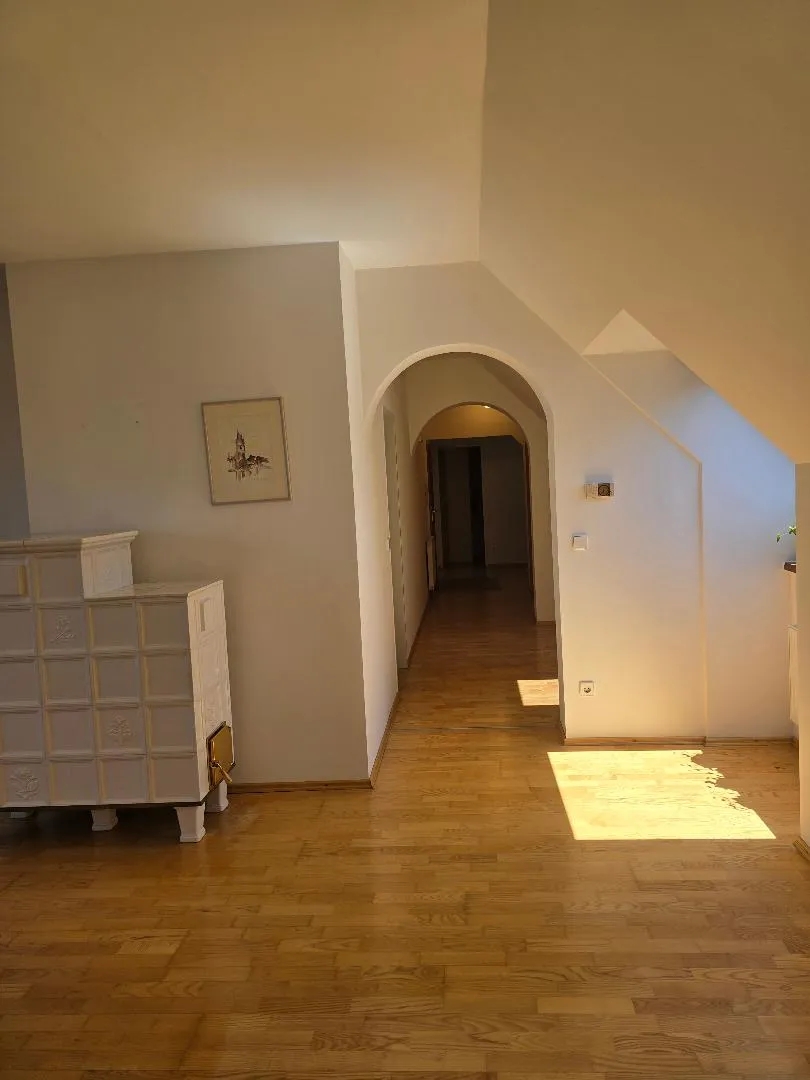 Dachgeschoß Wohnung 1180 von Privat - Widok 3