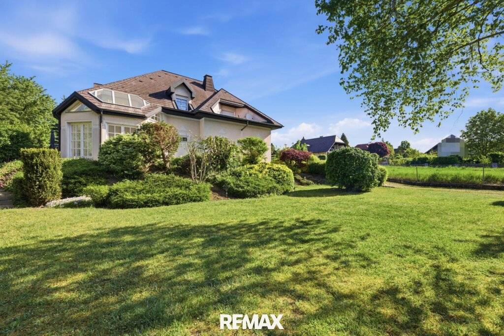 Hochkarätiges Wohnen in begehrter Lage - viel Platz, tolle Architektur und optimale Raumaufteilung!, Hollabrunn