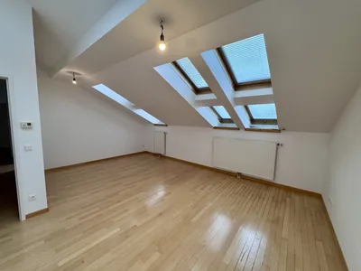 Ankommen und Wohlfühlen: Stilvolle DG-Wohnung in 1040 Wien