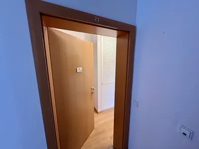 Ankommen und Wohlfühlen: Stilvolle DG-Wohnung in 1040 Wien – Bild 2