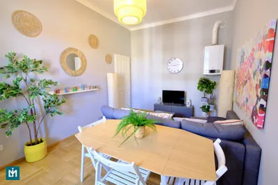 MÖBLIERTE 2-ZIMMER WOHNUNG IN TOP-LAGE