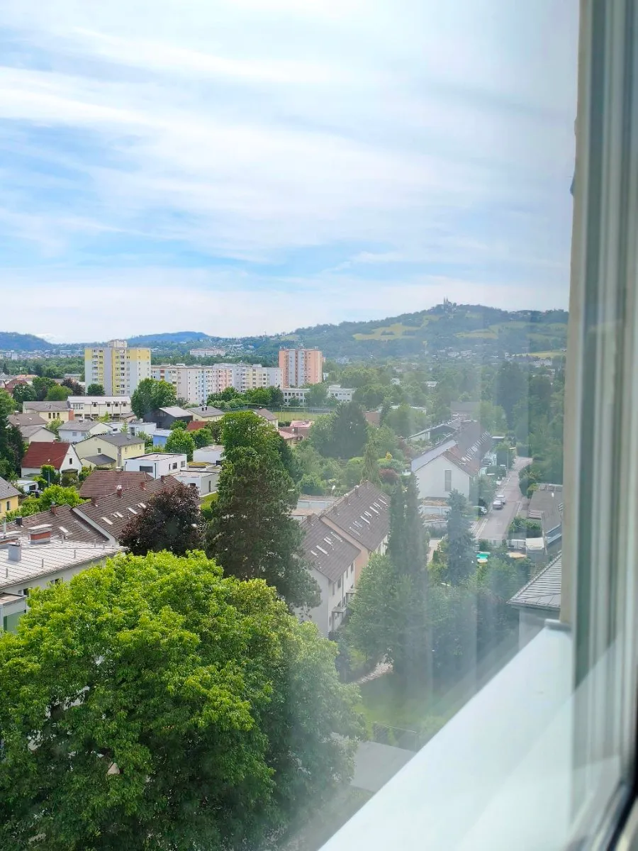 Panoramablick über Linz | Möblierte 2-Zimmer-Wohnung | Nähe JKU | Sofort verfügbar - Ansicht 3