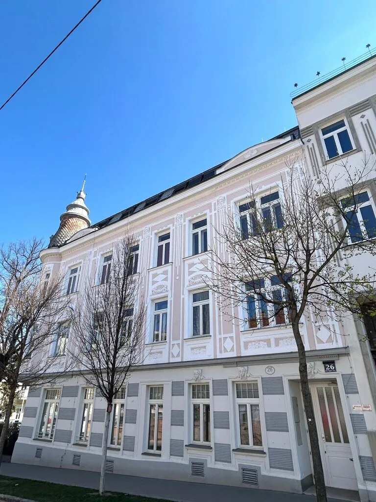 Hochwertigst sanierte und voll möblierte 2-Zimmer Altbauwohnung in der Alsegger Straße - Gersthof, Wien