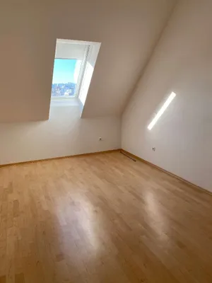5-Zimmer-Wohnung mieten in Linz – 130 m², € 1.990 – Bild 11 von 22