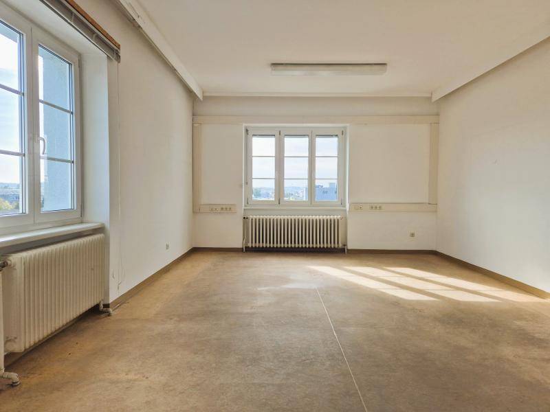 Sonnige Bürofläche in Linz, Schererstraße 18, 102 m² NFL im 3. OG mit Lift, inkl. Parkplätze! Nähe Infracenter! Barrierefrei! - Ansicht 2