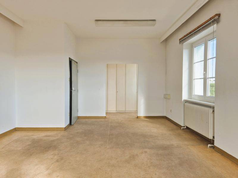 Sonnige Bürofläche in Linz, Schererstraße 18, 102 m² NFL im 3. OG mit Lift, inkl. Parkplätze! Nähe Infracenter! Barrierefrei! - Ansicht 3