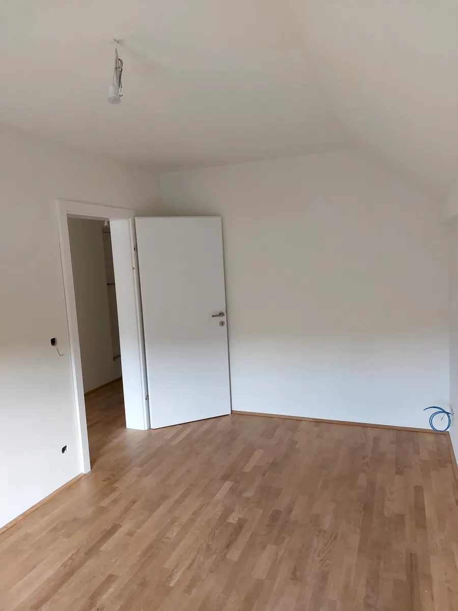 Dachgeschoßwohnung mit kleinem Balkon - Ansicht 3