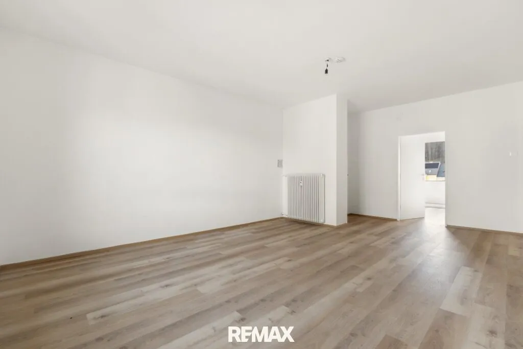 Stadtnahe 4,5-Zimmer-Wohnung mit Loggia in begehrter Wohnlage am Fuße des Kreuzbergls – pohled 2