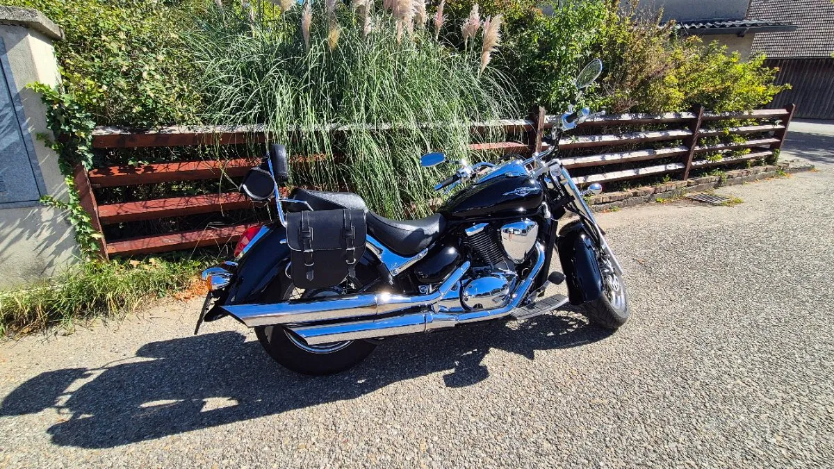 Suzuki Intruder
