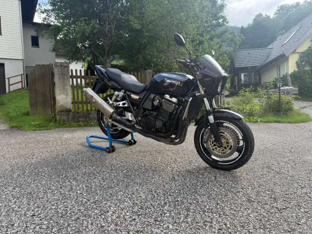 Kawasaki ZRX