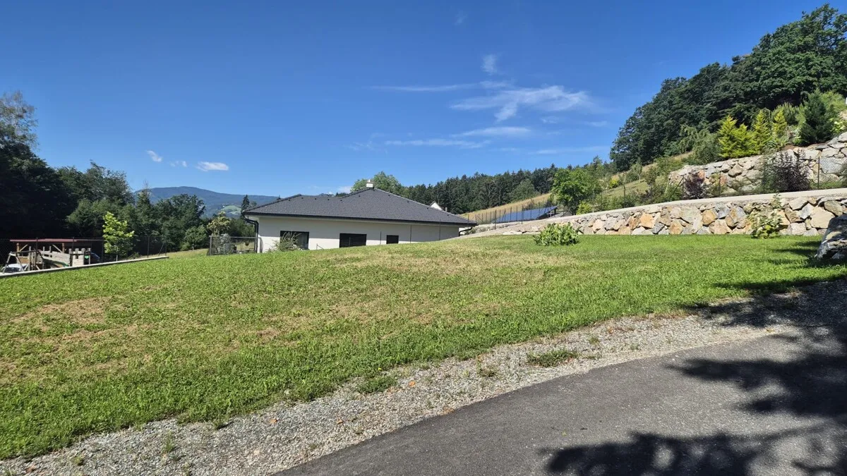 Tolles Baugrundstück auf einem sehr ruhig gelegenen Südhang - Aussichtslage mit viel Sonnenschein! - Ansicht 2