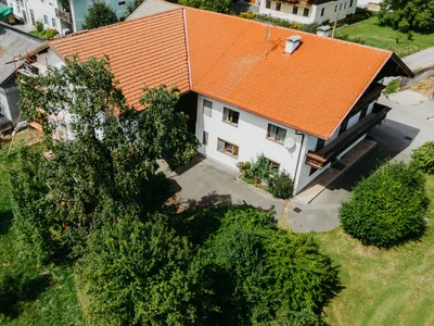 8-Zimmer-Immobilie kaufen in Vöcklabruck – 300 m², € 550.000 – Bild 2 von 23