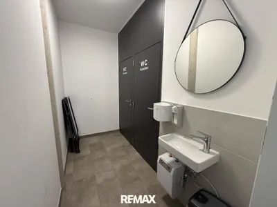 Gewerbeimmobilie mieten in Bruck an der Leitha – 57 m², € 933 – Bild 5 von 6