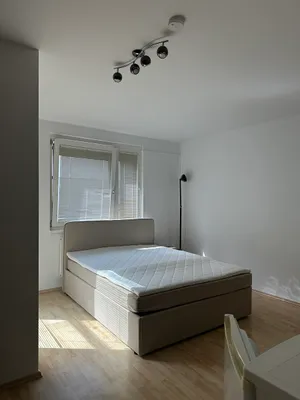 Zimmer in 3er *Mädchen* WG