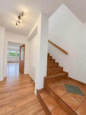 4-Zimmer-Haus mieten in Neunkirchen – 91 m², € 1.190 – Bild 3 von 25