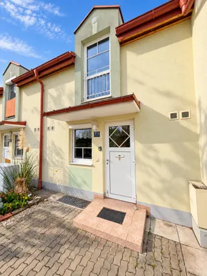 4-Zimmer-Haus mieten in Neunkirchen – 91 m², € 1.190 – Bild 2 von 25