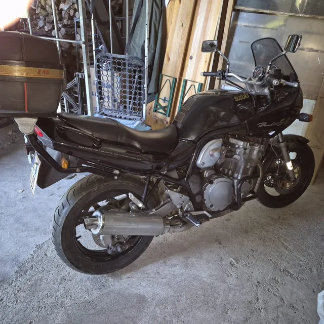 Suzuki GS
