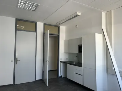 Gewerbeimmobilie mieten in Wien – 300 m², € 11 – Bild 6 von 16
