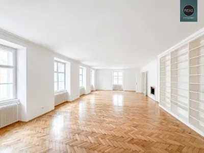 Provisionsfrei: Großzügige Stadtwohnung in absoluter Bestlage nahe Stephansplatz!