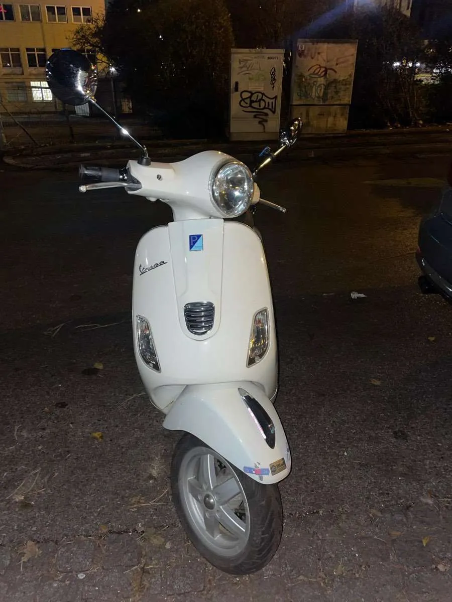 Vespa LX