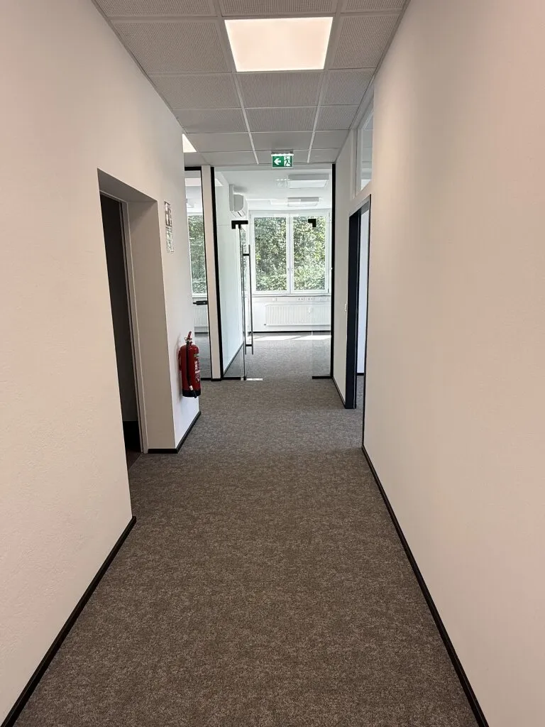 +++ ecobase +++ Lichtdurchflutete EG Bürofläche mit ca. 163 m² zu vermieten! - Ansicht 2