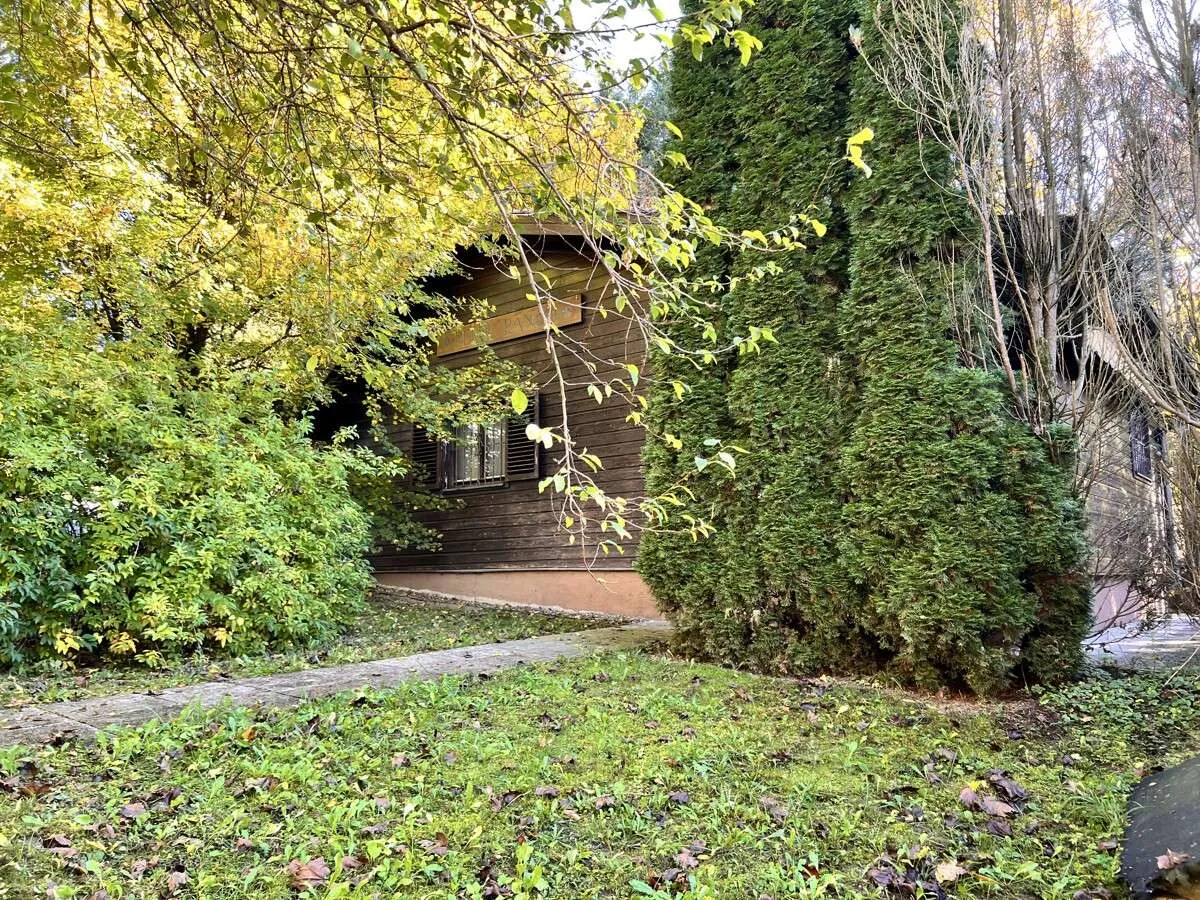 Liegenschaft in ruhiger Lage mit großem Garten - Vaade 3