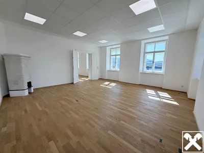 7-Zimmer-Gewerbeimmobilie mieten in Gmunden – 177 m², € 3.195 – Bild 2 von 9