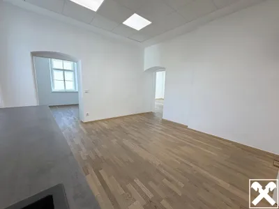 7-Zimmer-Gewerbeimmobilie mieten in Gmunden – 177 m², € 3.195 – Bild 6 von 9