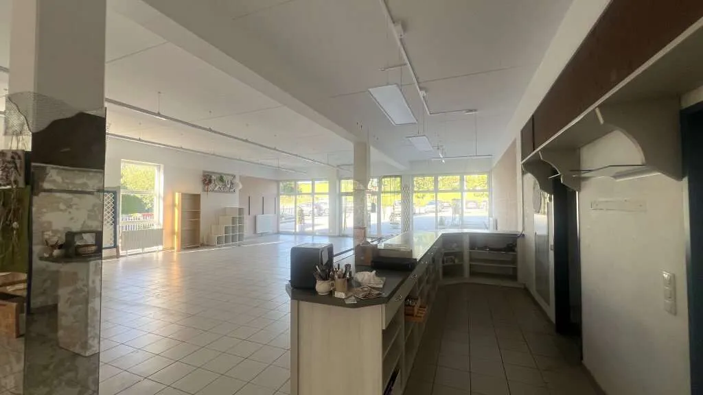Geschäftslokal in Top Lage in Zell am Moos - Ansicht 3
