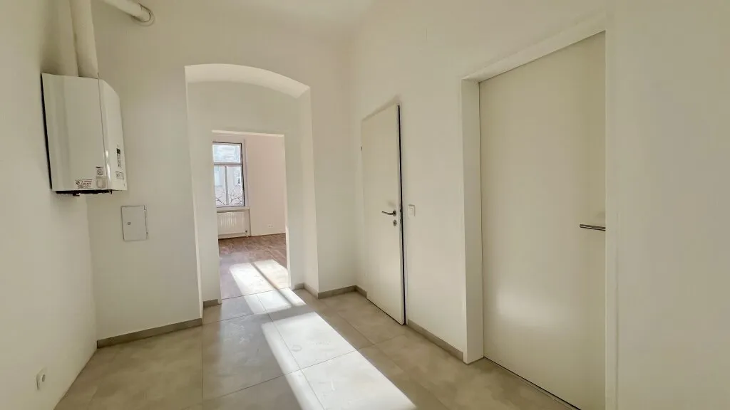 Schöne Altbauwohnung mit tollem Ausblick! - Prikaz 2