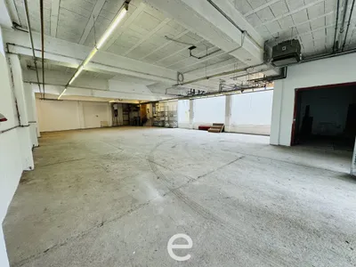 Gewerbeimmobilie mieten in Wels – 284 m², € 2.292