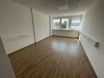 1-Zimmer-Gewerbeimmobilie mieten in Baden – 38 m², € 589 – Bild 6 von 9