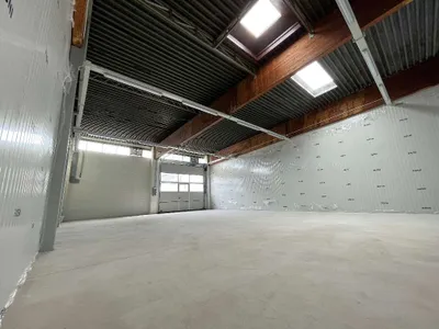 Gewerbeimmobilie mieten in Baden – 150 m², € 1.400