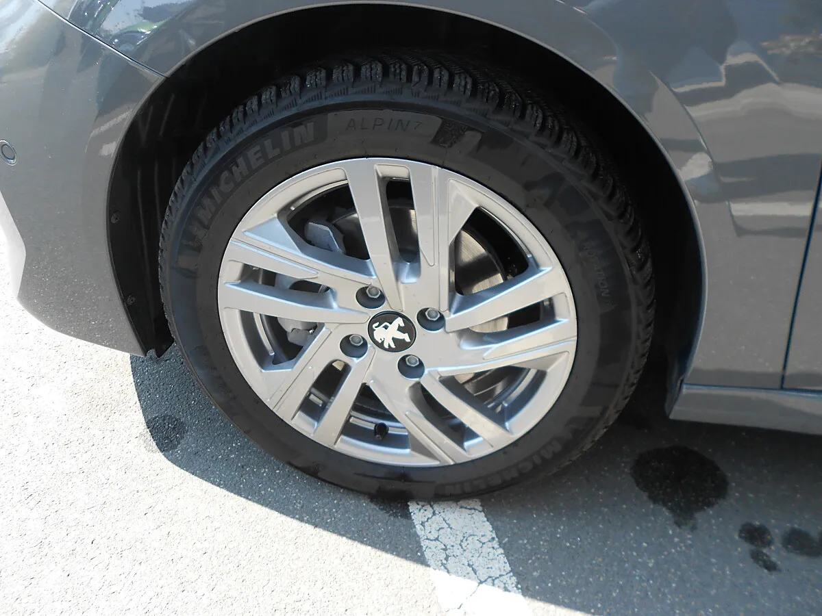 Peugeot 208 1.2 PureTech 100 Allure (EURO 6e) – Bild 5