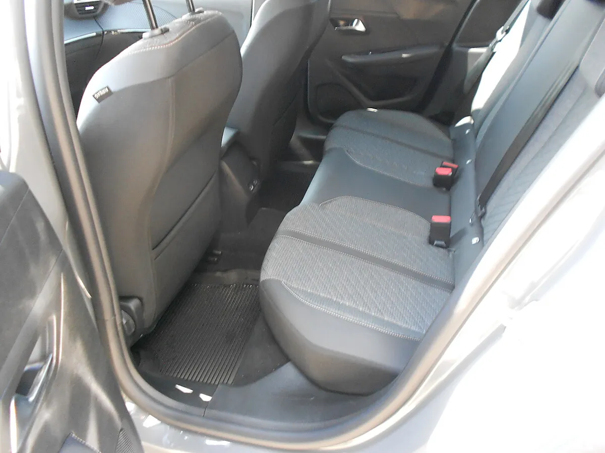 Peugeot 208 1.2 PureTech 100 Allure (EURO 6e) – Bild 12