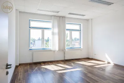 10-Zimmer-Gewerbeimmobilie mieten in Sankt Pölten – 403 m², € 5.468 – Bild 2 von 19