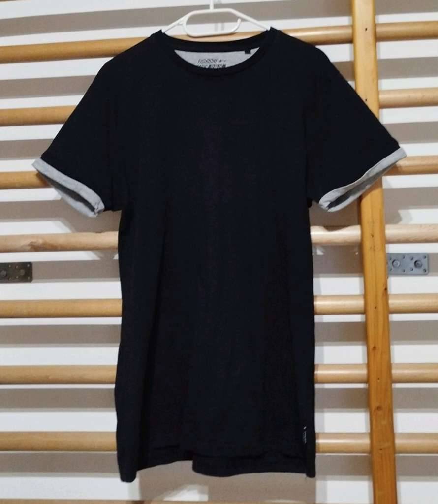 HerrenT-ShirtGr.Linkl.3weiterenshirts