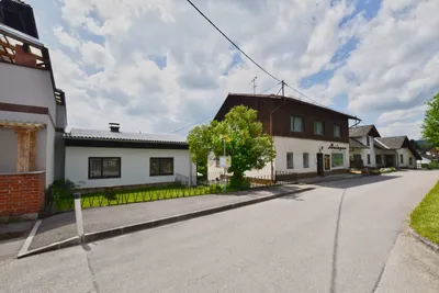 Haus kaufen in Vöcklabruck – 200 m², € 199.000 – Bild 2 von 25