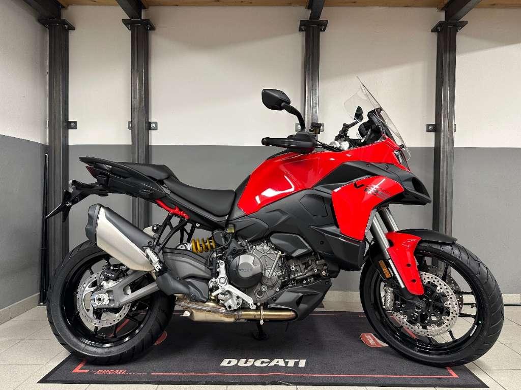 Ducati Multistrada V2 S (2G) im Schauraum Tourer