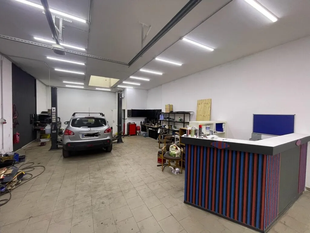 Große Halle, Werkstatt inkl. Hebebühne 92 m² GSR7 - Ansicht 2