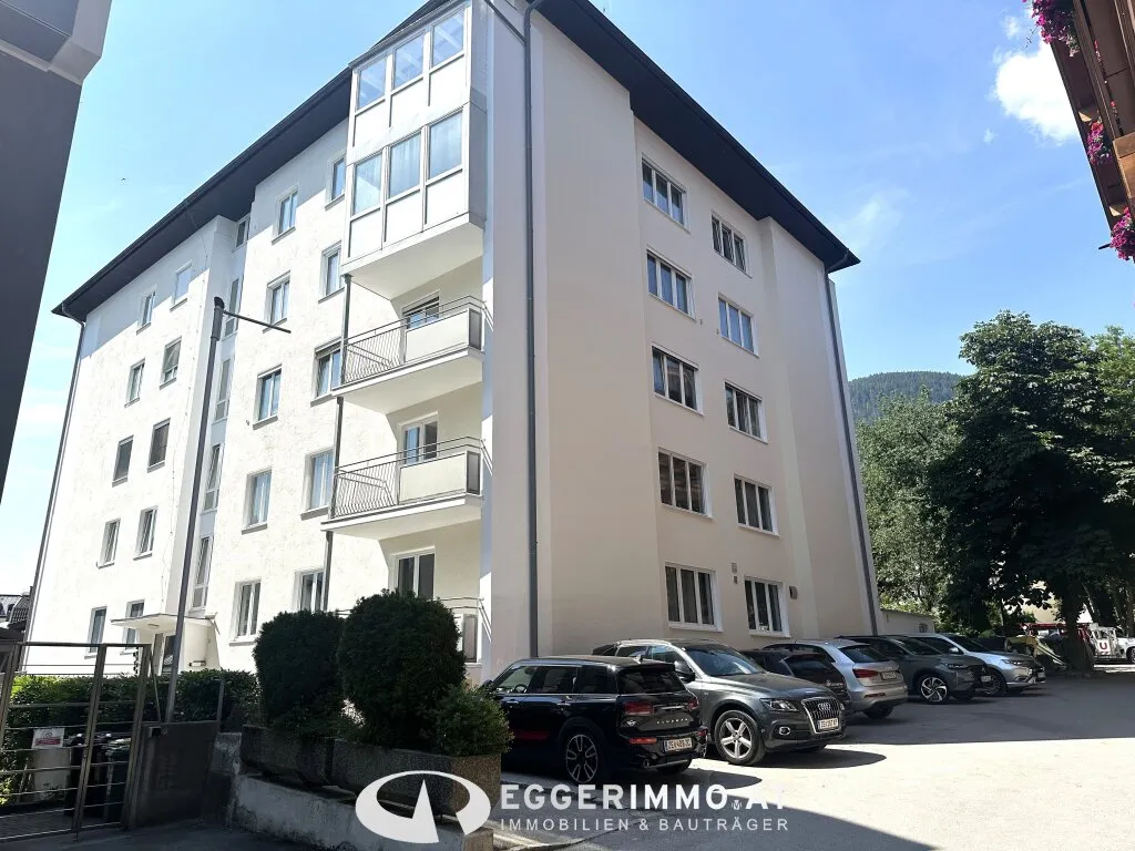 5700 Zell am See; ca. 95 m² Wohnung mit viel Potential ! raffinierter Grundriss, 2 Balkone, Kachelofen, Lift im Haus, ideal als Personalwohnung !! - Ansicht 2
