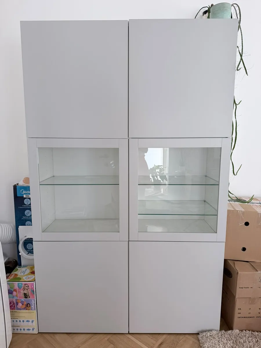 IKEA Bestå Schrank / Vitrine - Weiß / Grau (6 Türen), € 120,- (1020 Wien)