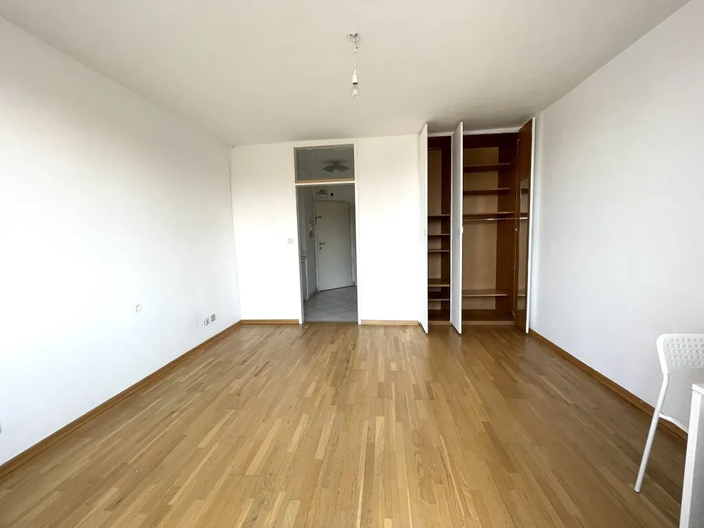 Kleine, smarte Starterwohnung mit Balkon und guter Infrastruktur - Widok 3
