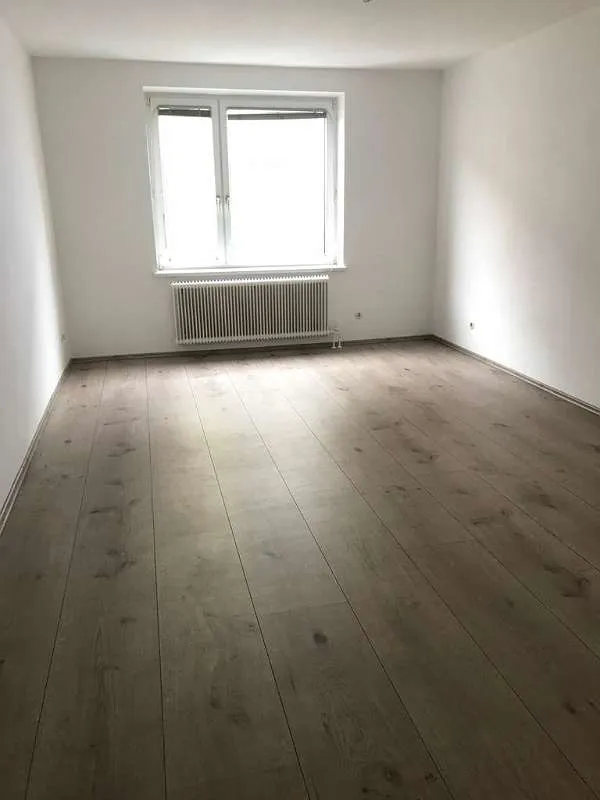 zentral begehbare 3 Zimmer Wohnung inklusive Warmwasser und Heizung zu vermieten - Widok 3