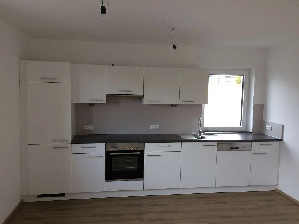57m² Wohnung mit Küche und Bad im Zentrum Neuhofen – pohled 3