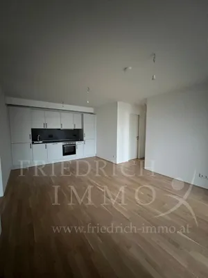 Neubau Top 3 Zimmer Wohnung mit Loggia!