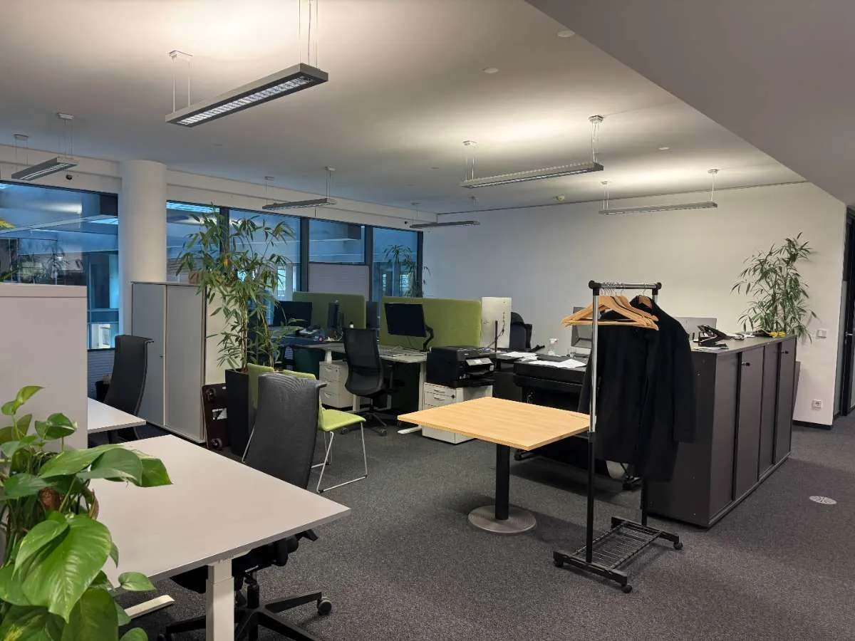 ARBEITSPLATZ im OPEN SPACE um je EUR 150 - HIGH SPEED INTERNET - VOLL AUSGESTATTET - Ansicht 2