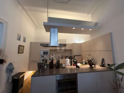 PRESTIGETRÄCHTIGER STILALTBAU AM GRABEN UND NEBEN DER PETERSKIRCHE – Bild 3