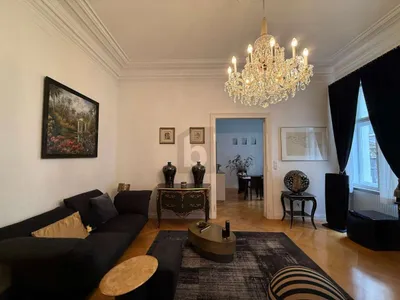 PRESTIGETRÄCHTIGER STILALTBAU AM GRABEN UND NEBEN DER PETERSKIRCHE – Bild 2