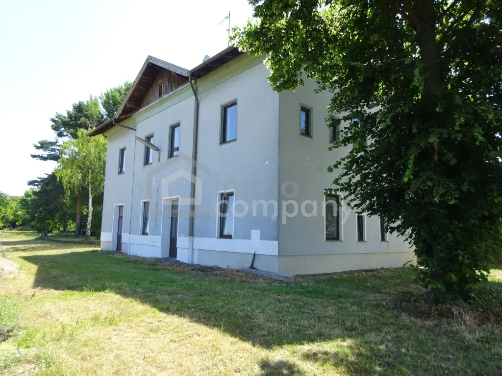 Einmalige Gelegenheit. - Bahnhofsgebäude mit über 10.000m² Grundstück!!! - Ansicht 2